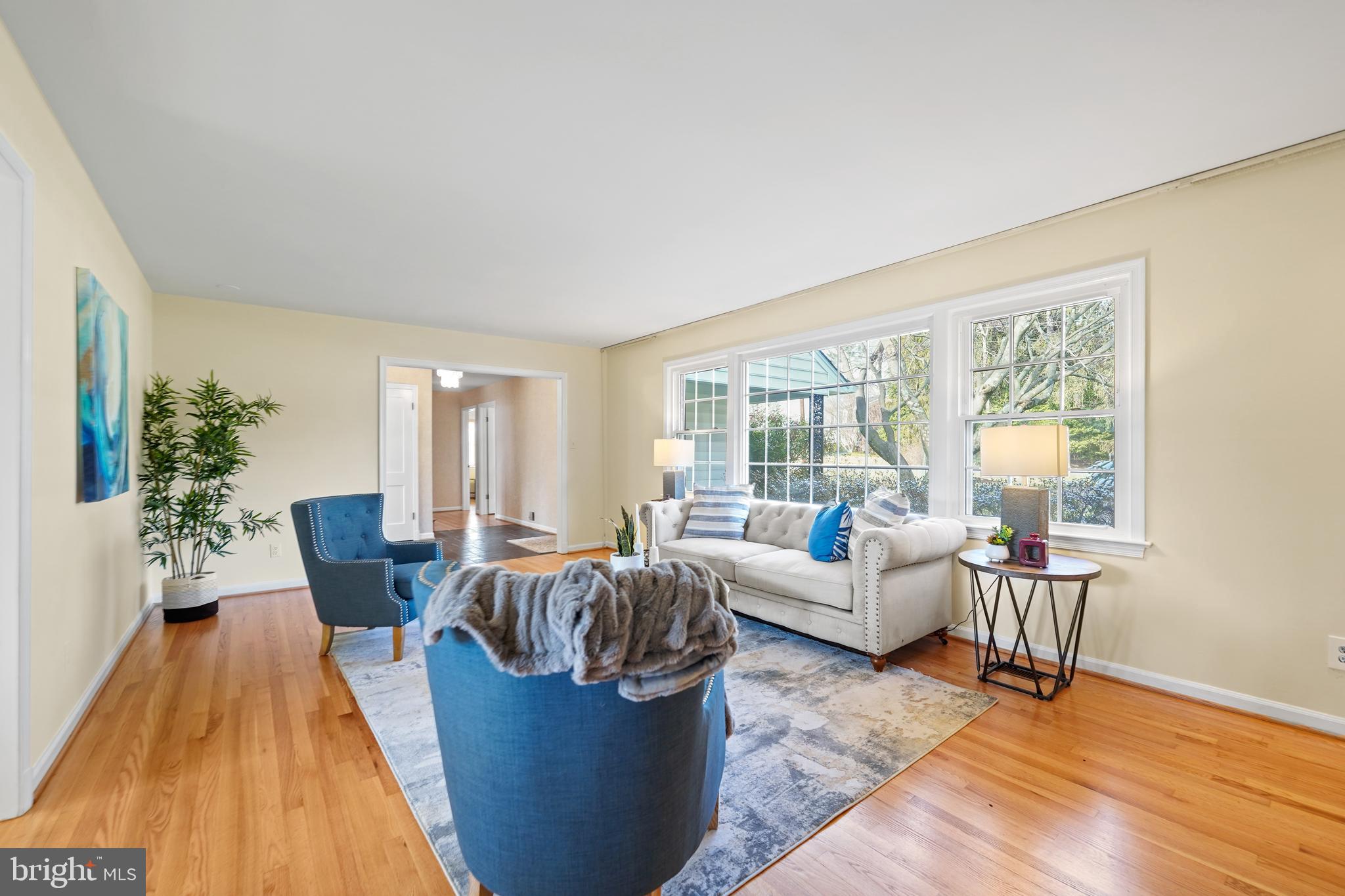 14400 Sandy Ridge Road Silver Spring, MD 20904 - Photo 10 of 62 Living Room