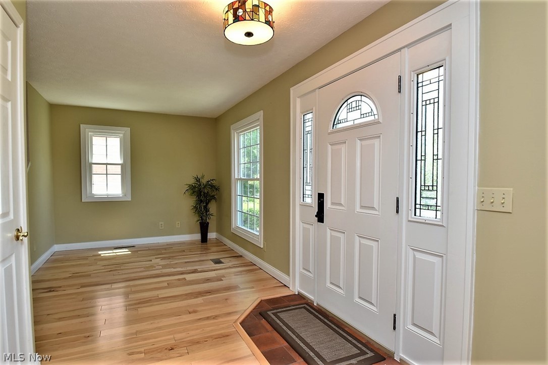 3707 Riedham Road Cleveland, OH 44120 - Photo 3 of 35