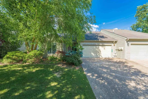 $329,900 | 9417 South Harbour Pointe Drive, Bloomington, IN 47401