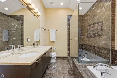 $895,000 | 3619 North Francisco Avenue, Chicago, IL 60618