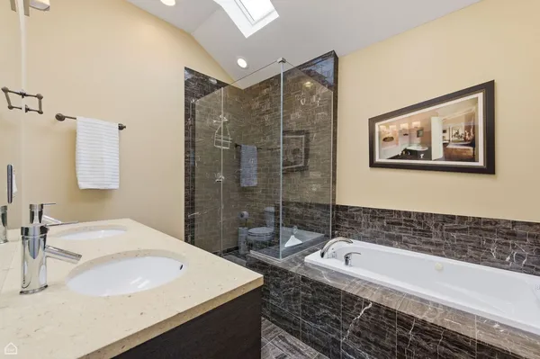 $895,000 | 3619 North Francisco Avenue, Chicago, IL 60618