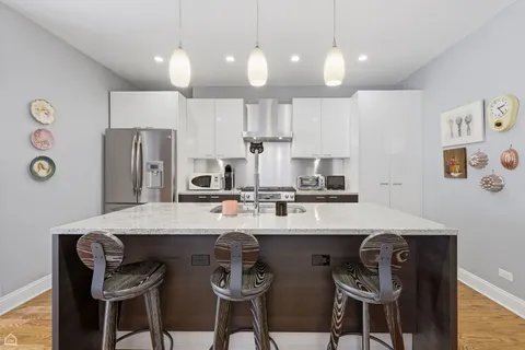 $895,000 | 3619 North Francisco Avenue, Chicago, IL 60618