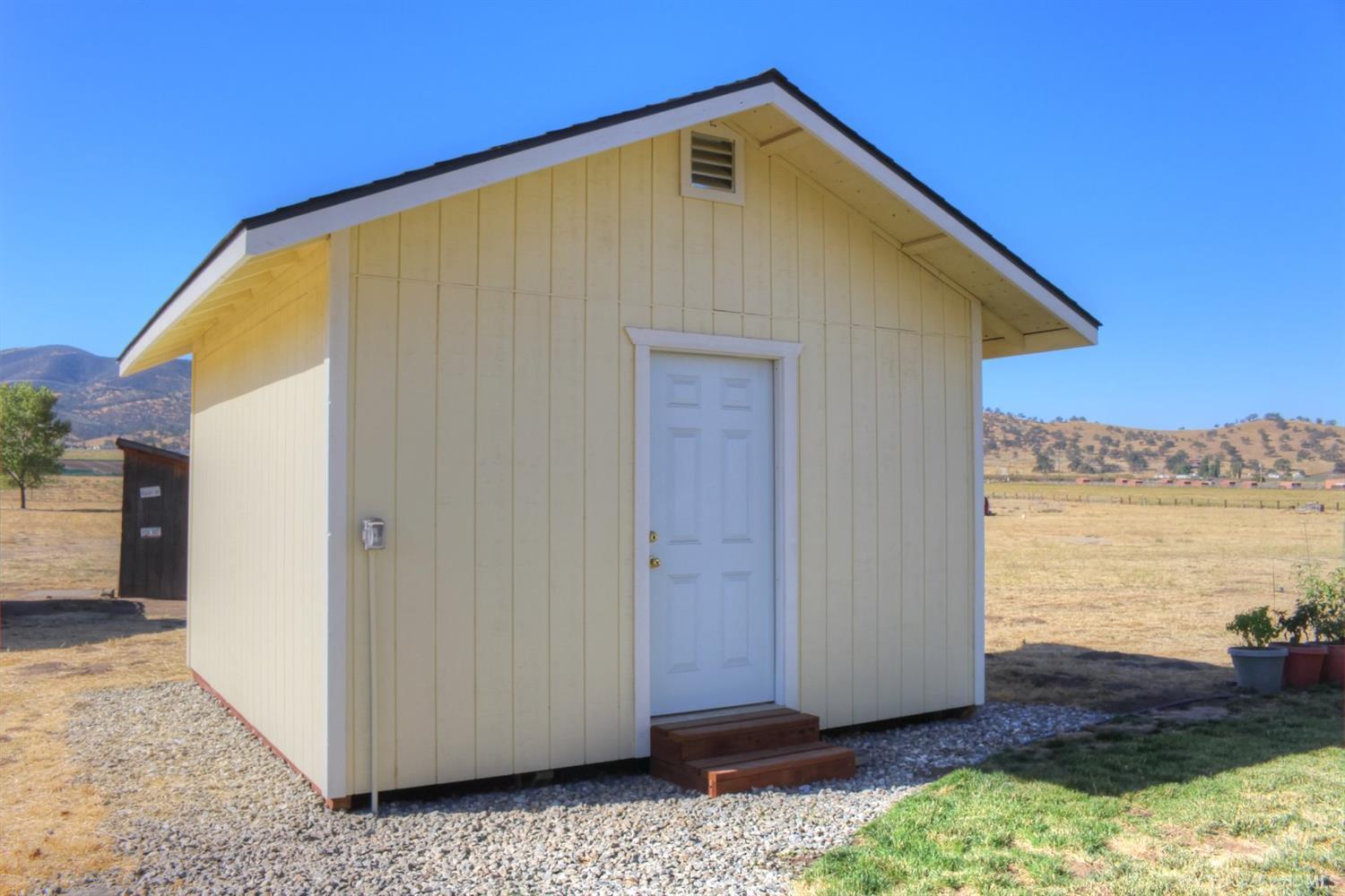 22760 Cummings Valley Road Tehachapi, CA 93561 - Photo 26 of 29 Gallery Image 26