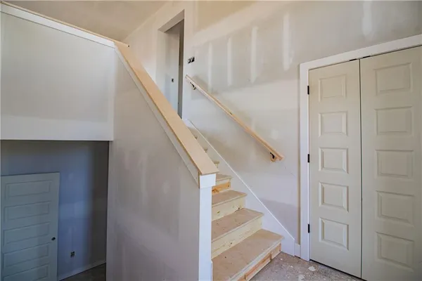 $556,000 | 284 Southwest Business 13 Highway, Warrensburg, MO 64093