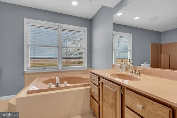 $535,000 | 124 Overlook Drive, Queenstown, MD 21658