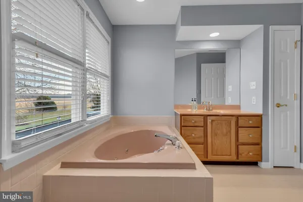 $535,000 | 124 Overlook Drive, Queenstown, MD 21658