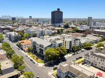 a picture of city view