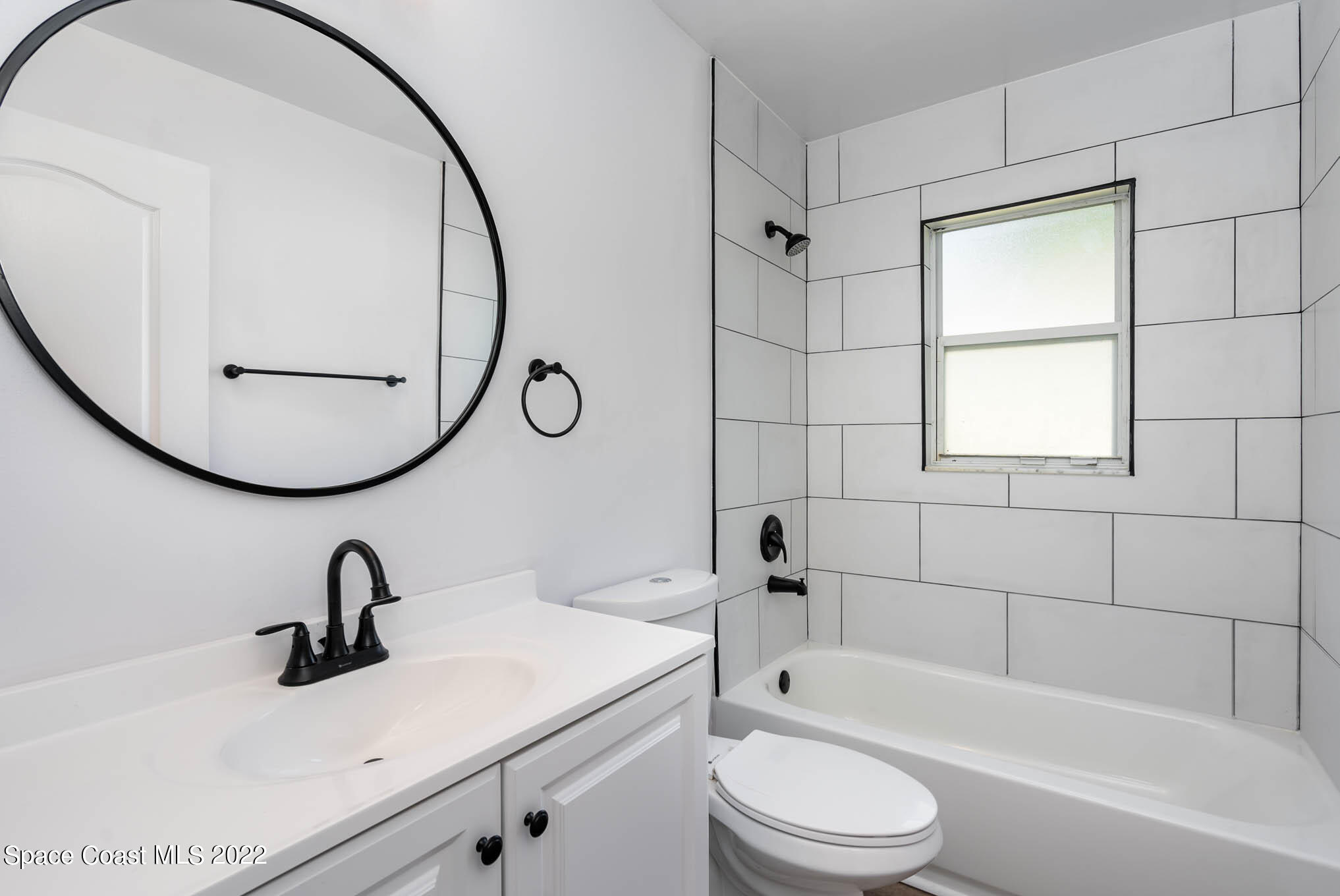 1572 Holbrook Road Northwest Palm Bay, FL 32907 - Photo 11 of 23 Bath 2