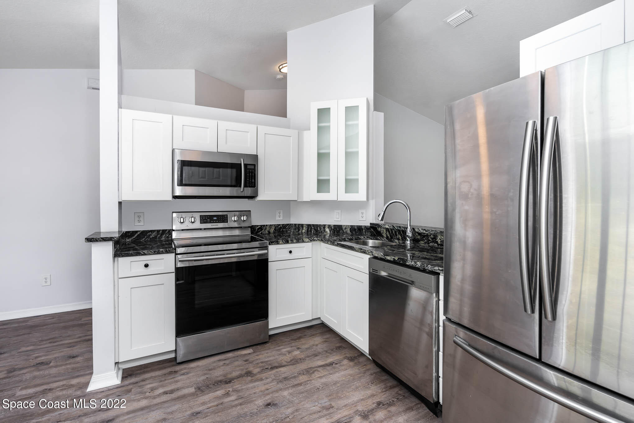 1572 Holbrook Road Northwest Palm Bay, FL 32907 - Photo 5 of 23 Kitchen