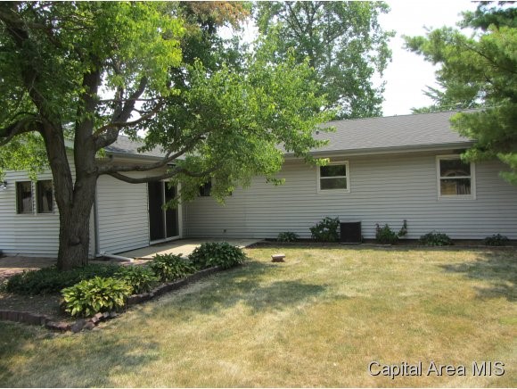 23 Lansing Springfield, IL 62703 - Photo 3 of 10
