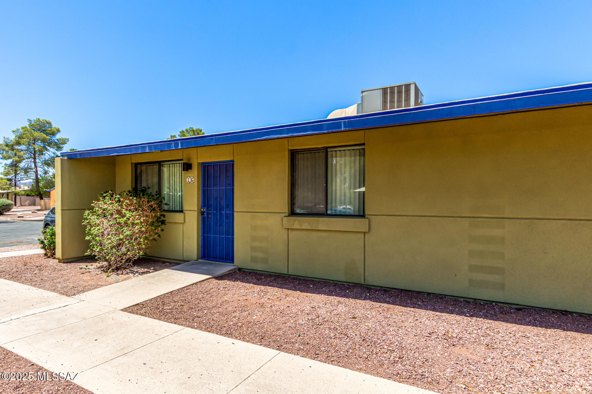 350 North Silverbell Road, Unit 16 Tucson, AZ 85745 - Photo 2 of 23 Gallery Image 2