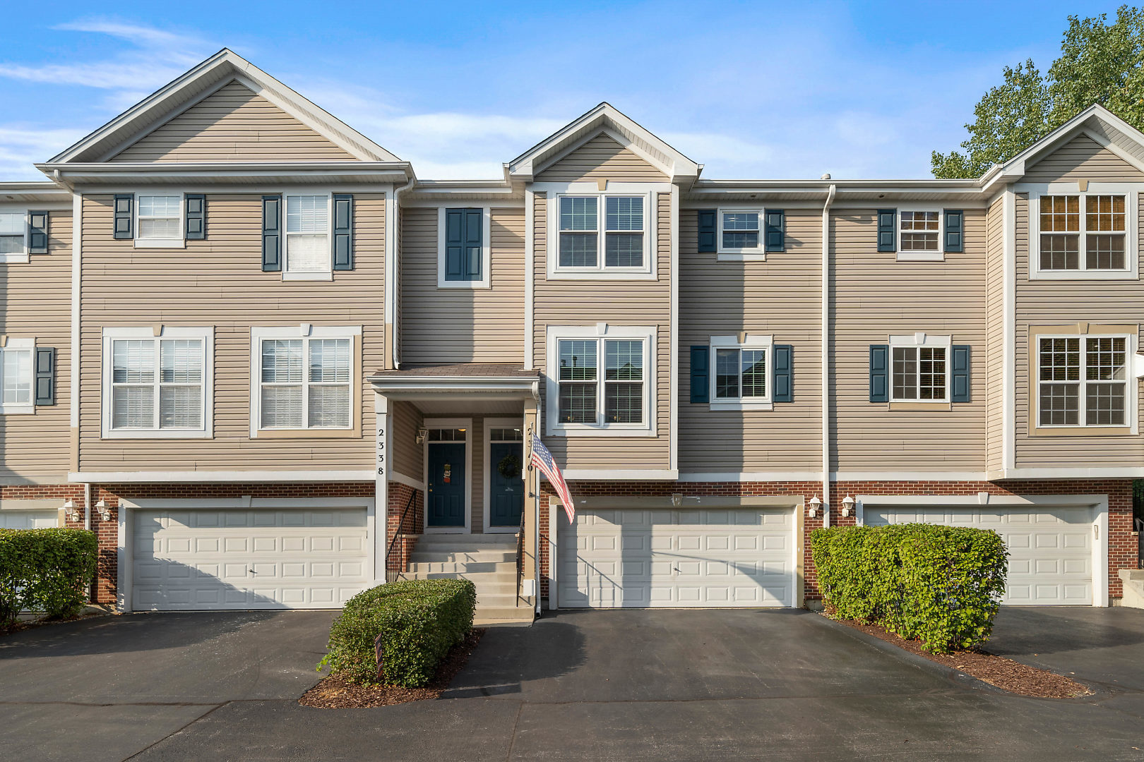 2340 Hudson Circle Aurora, IL 60502 - Photo 2 of 22