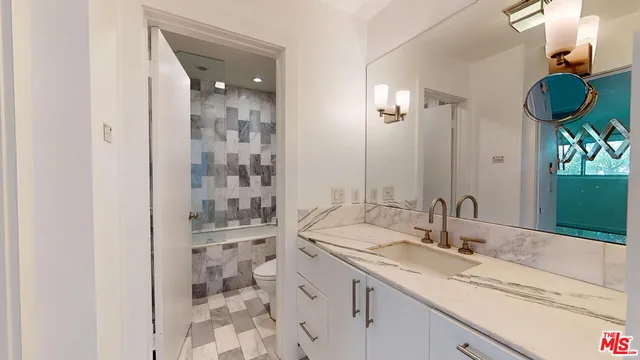 $2,495 | 525 North Sycamore Avenue, Unit 411, Los Angeles, CA 90036