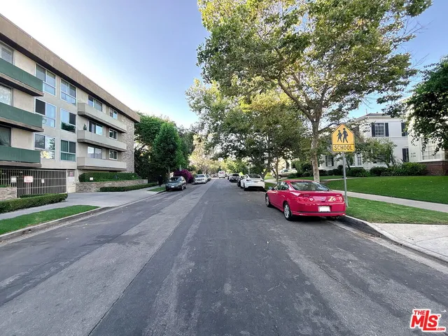 $2,495 | 525 North Sycamore Avenue, Unit 411, Los Angeles, CA 90036