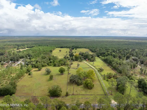 a view of a tennis court