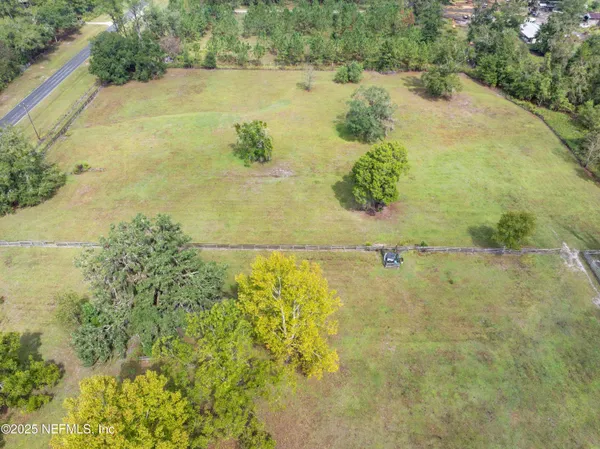 a view of an outdoor space and a yard