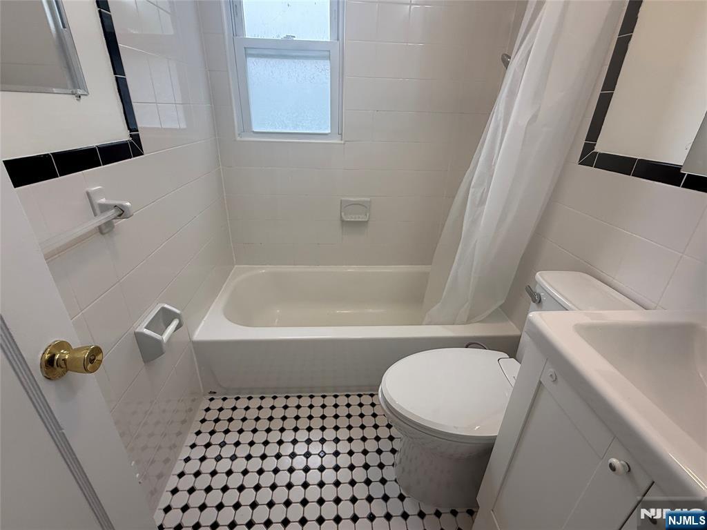 132 Heatherhill Road Cresskill, NJ 07626 - Photo 10 of 25