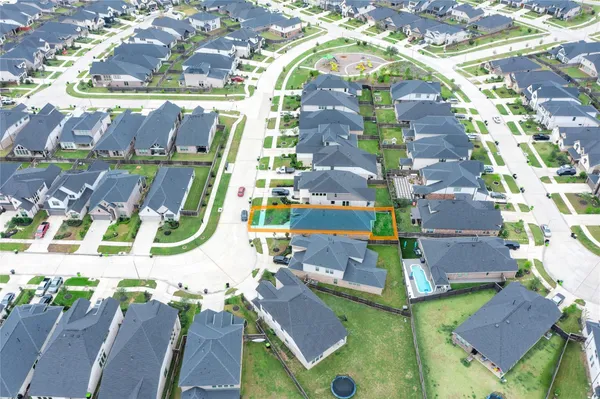 $2,800 | 31410 Golden Cliffs Lane, Fulshear, TX 77441