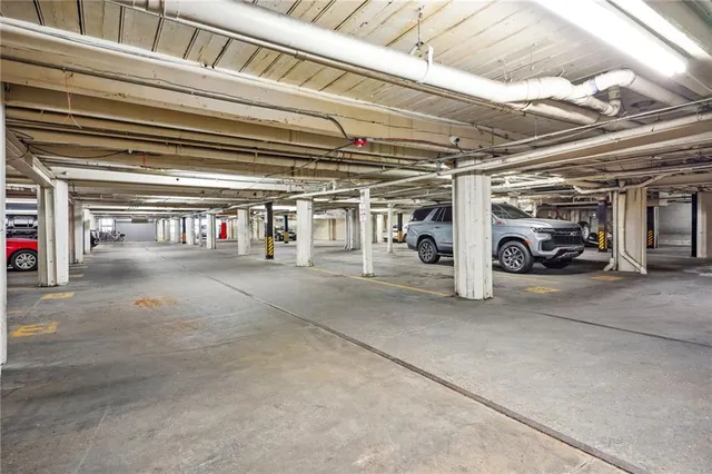 $3,100 | 333 Julia Street, Unit 402, New Orleans, LA 70130