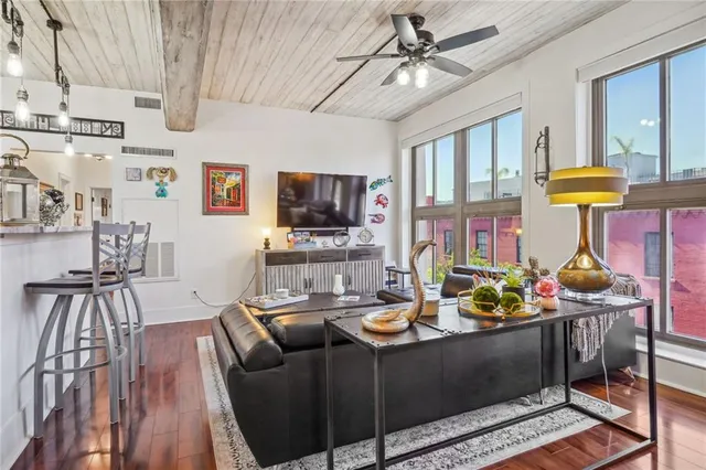 $3,100 | 333 Julia Street, Unit 402, New Orleans, LA 70130