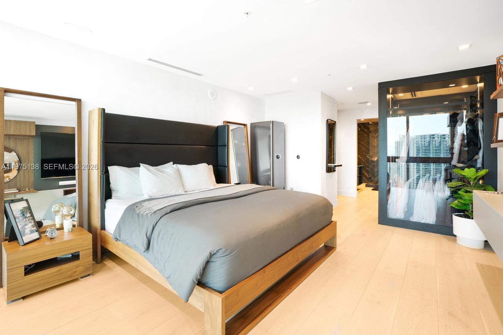 90 Southwest 3rd Street, Unit PH14 Miami, FL 33130 - Photo 11 of 21