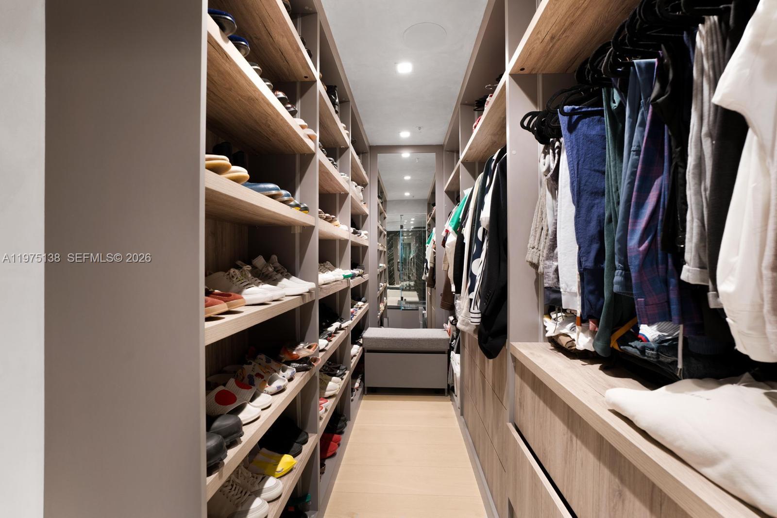 90 Southwest 3rd Street, Unit PH14 Miami, FL 33130 - Photo 13 of 21