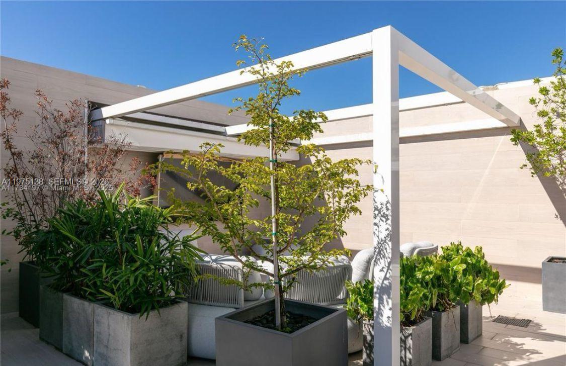 90 Southwest 3rd Street, Unit PH14 Miami, FL 33130 - Photo 20 of 21