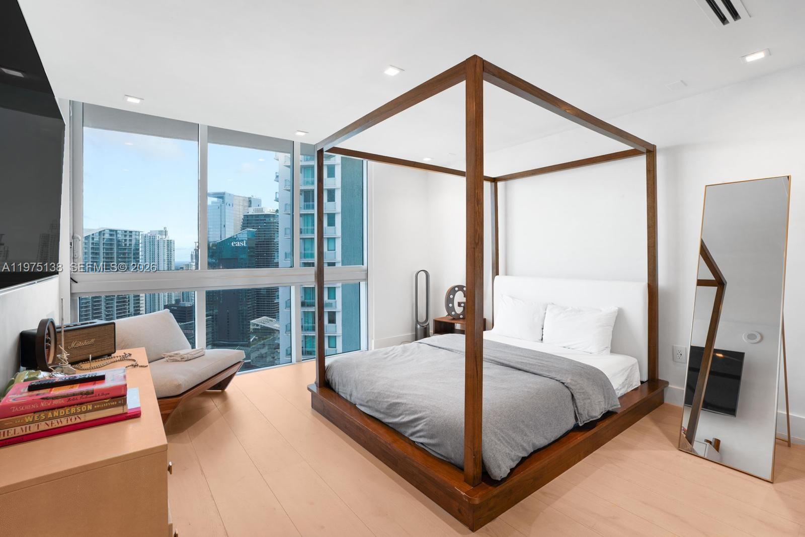 90 Southwest 3rd Street, Unit PH14 Miami, FL 33130 - Photo 8 of 21