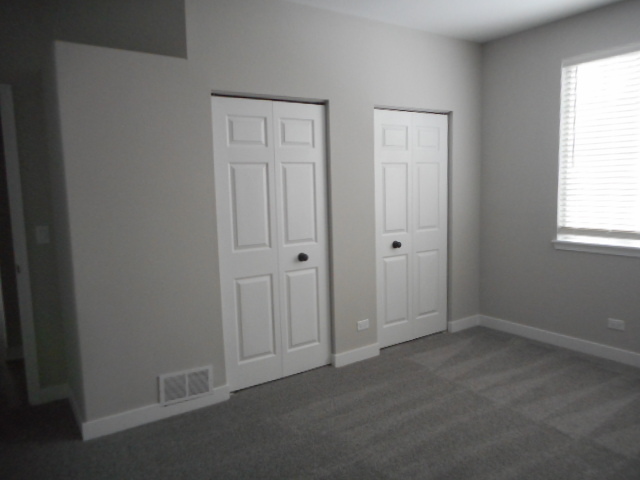 710 Timothy Court East Dundee, IL 60118 - Photo 15 of 25 an empty room with windows