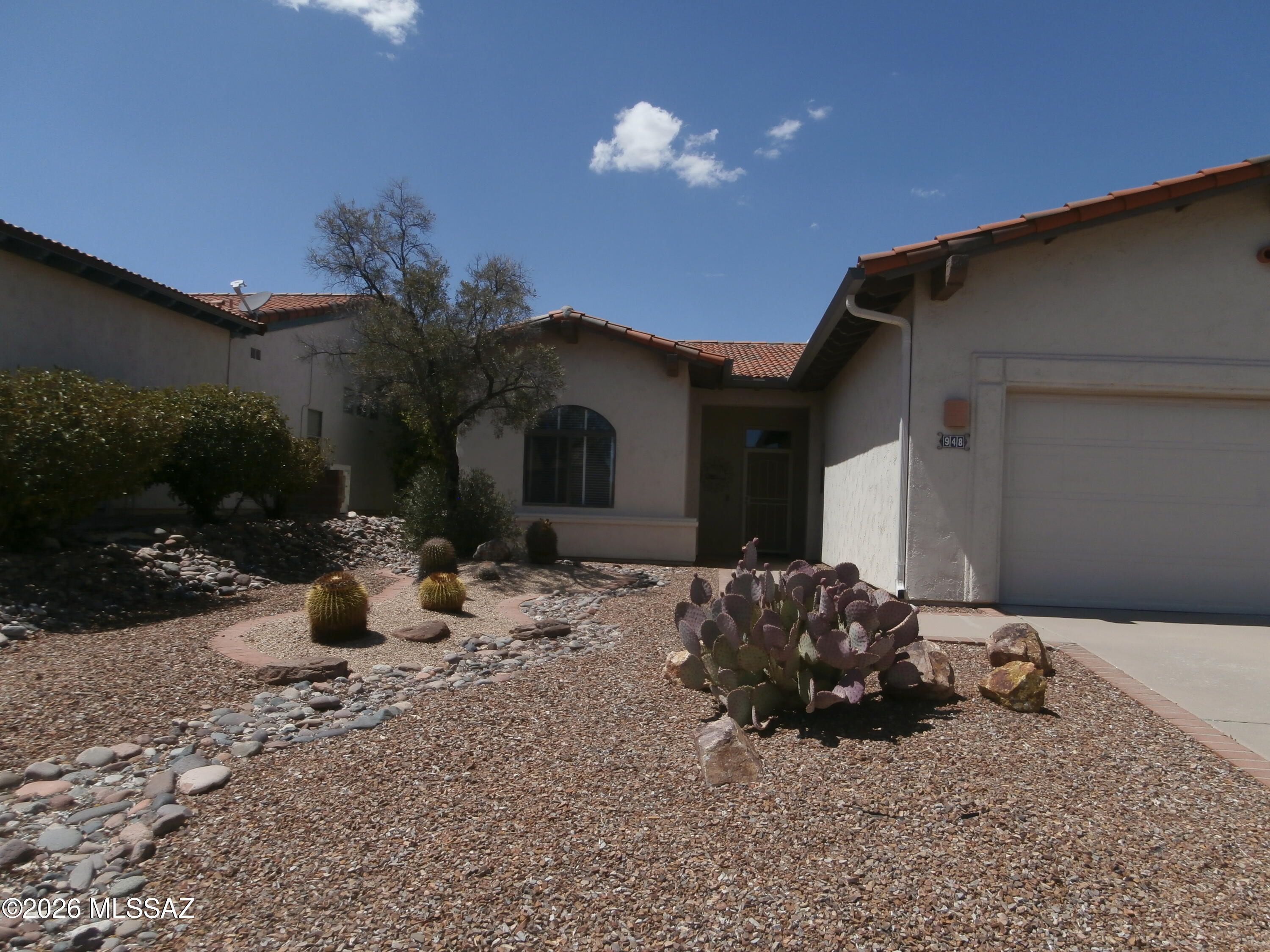 948 West Ashworth Road Green Valley, AZ 85614 - Photo 1 of 21 Front View of Home