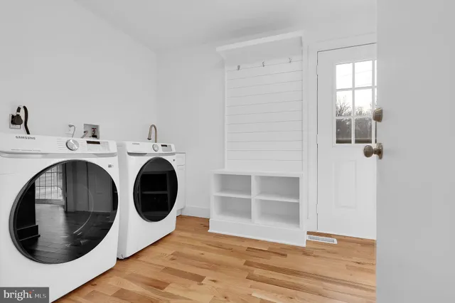 $1,399,000 | 10510 White Clover Terrace, Potomac, MD 20854