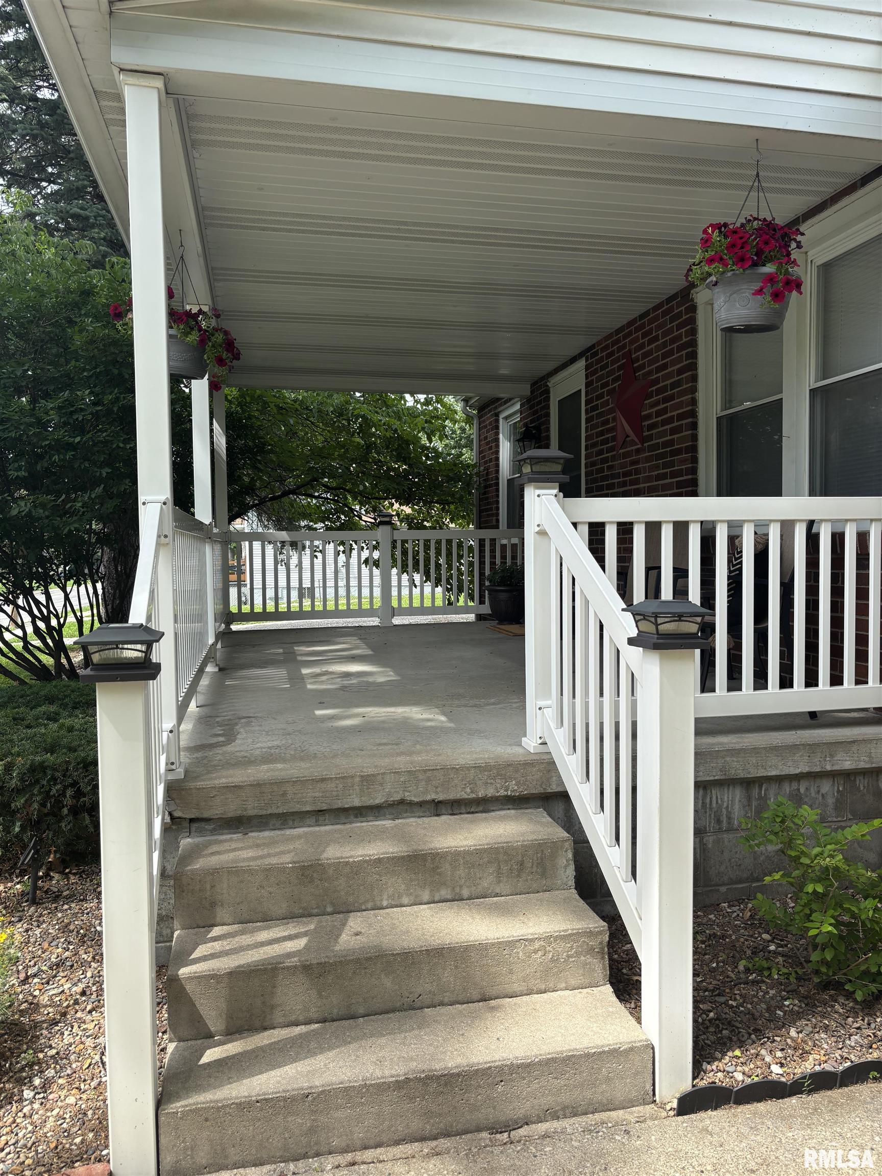 2014 North 9th Street Springfield, IL 62702 - Photo 4 of 83