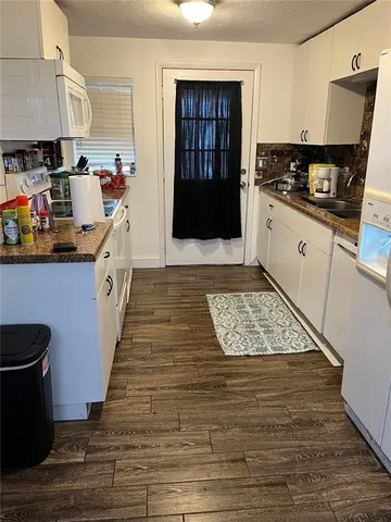 $350,000 | 6002 72nd Avenue North, Pinellas Park, FL 33781