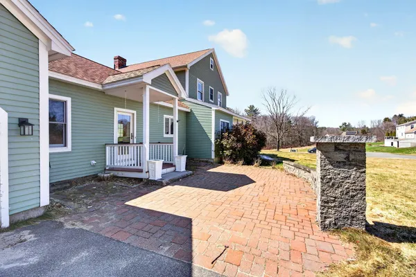 $750,000 | 26 Fieldcrest Drive, Gorham, ME 04038