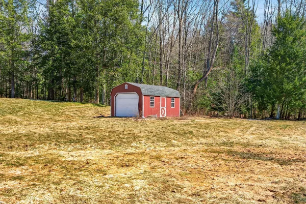 $750,000 | 26 Fieldcrest Drive, Gorham, ME 04038