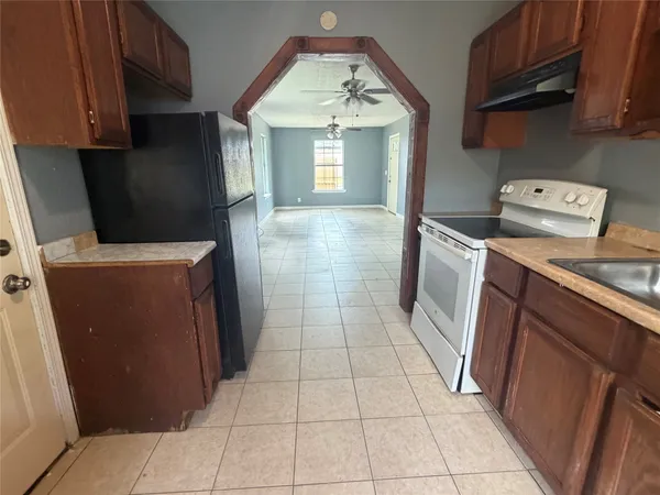 a view of a utility room with washer and dryer
