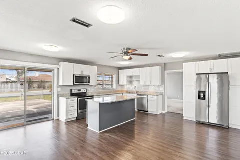 $440,000 | 905 East 12th Street, Lynn Haven, FL 32444