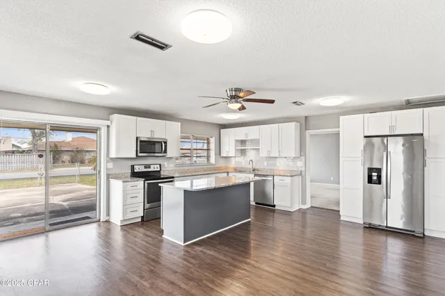 $440,000 | 905 East 12th Street, Lynn Haven, FL 32444