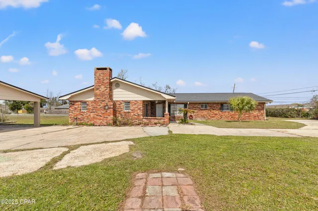 $440,000 | 905 East 12th Street, Lynn Haven, FL 32444