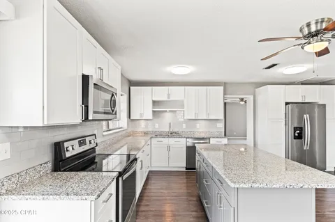 $440,000 | 905 East 12th Street, Lynn Haven, FL 32444