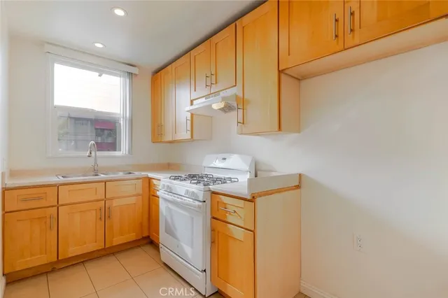 $2,200 | 336 West Lexington Drive, Unit A, Glendale, CA 91203