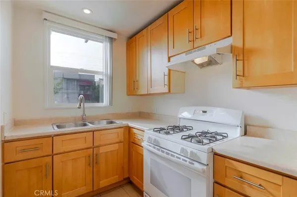 $2,000 | 336 West Lexington Drive, Unit A, Glendale, CA 91203