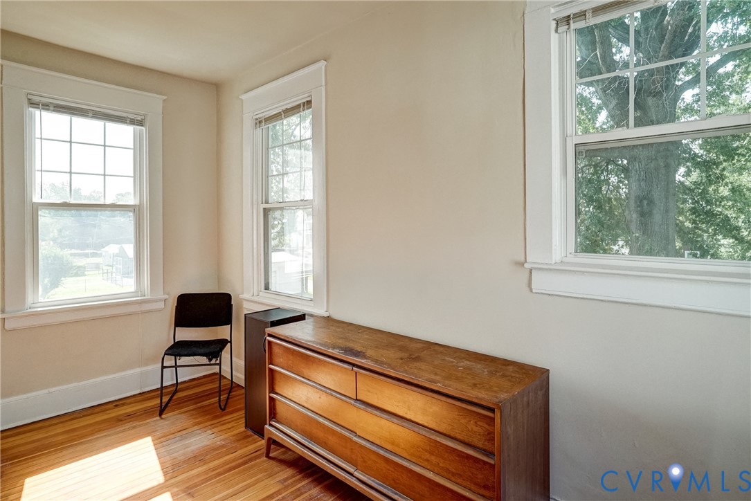 801 Edgehill Road Richmond, VA 23222 - Photo 20 of 21 Office space with hardwood flooring and multiple w
