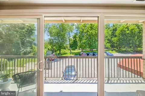 $240,000 | 3220 South 28th Street, Unit 304, Alexandria, VA 22302