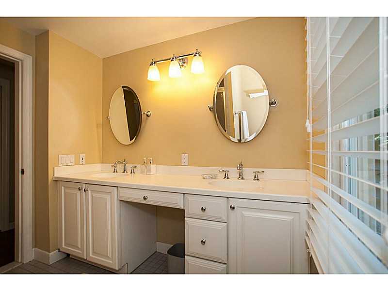 75 Signal Ridge Way East Greenwich, RI 02818 - Photo 16 of 23 Bathroom.