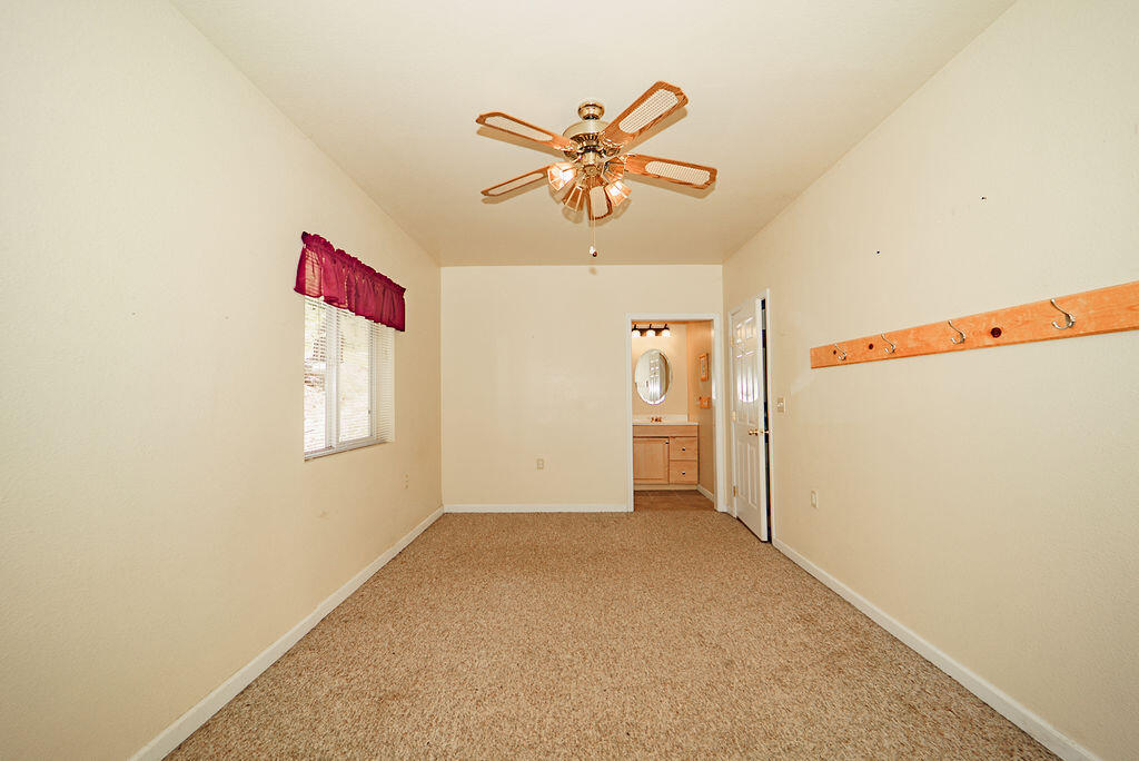 331 Steel Bridge Road Douglas City, CA 96024 - Photo 9 of 43 entry room