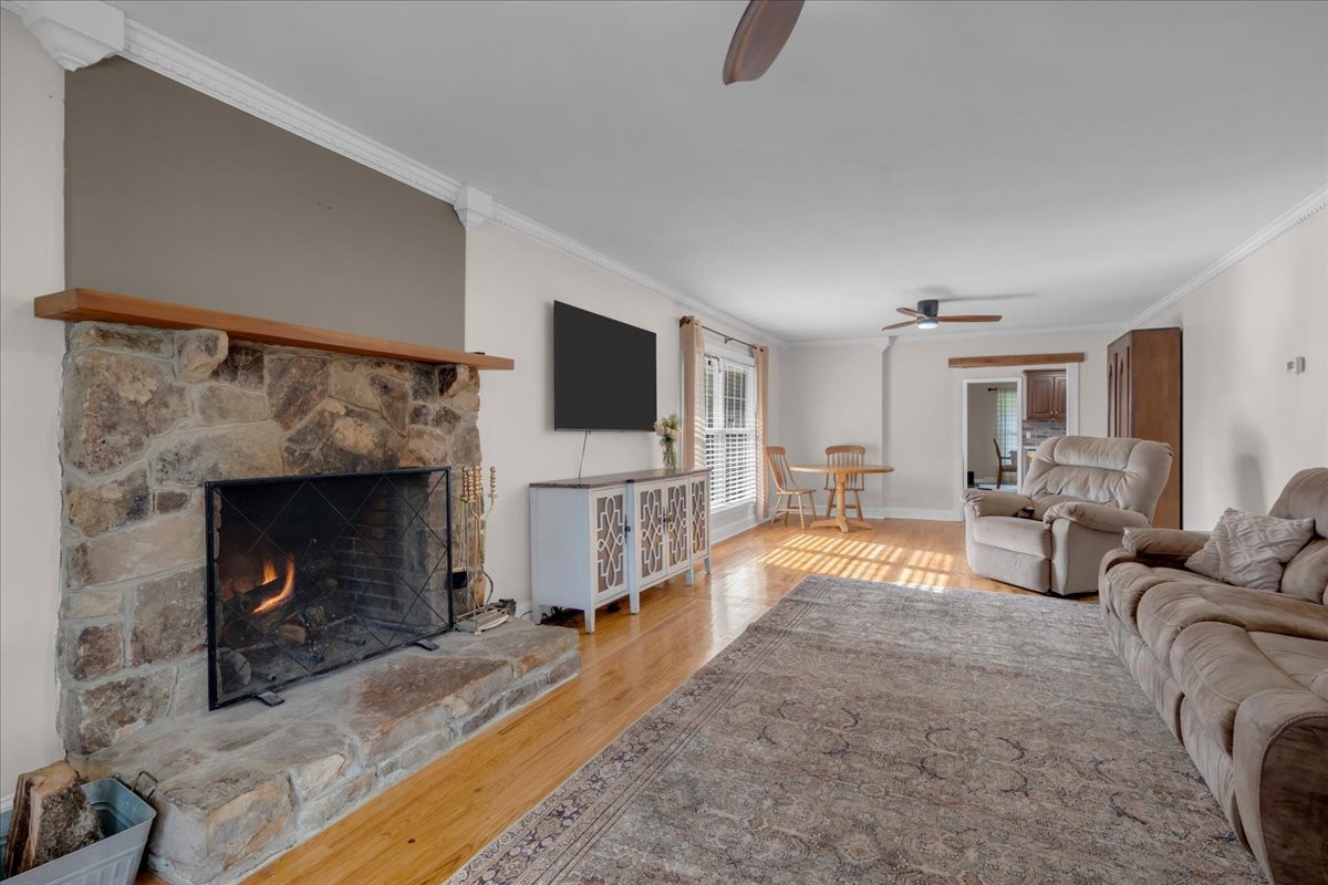 1007 Sycamore Drive Manchester, TN 37355 - Photo 22 of 100 a living room with furniture and a fireplace