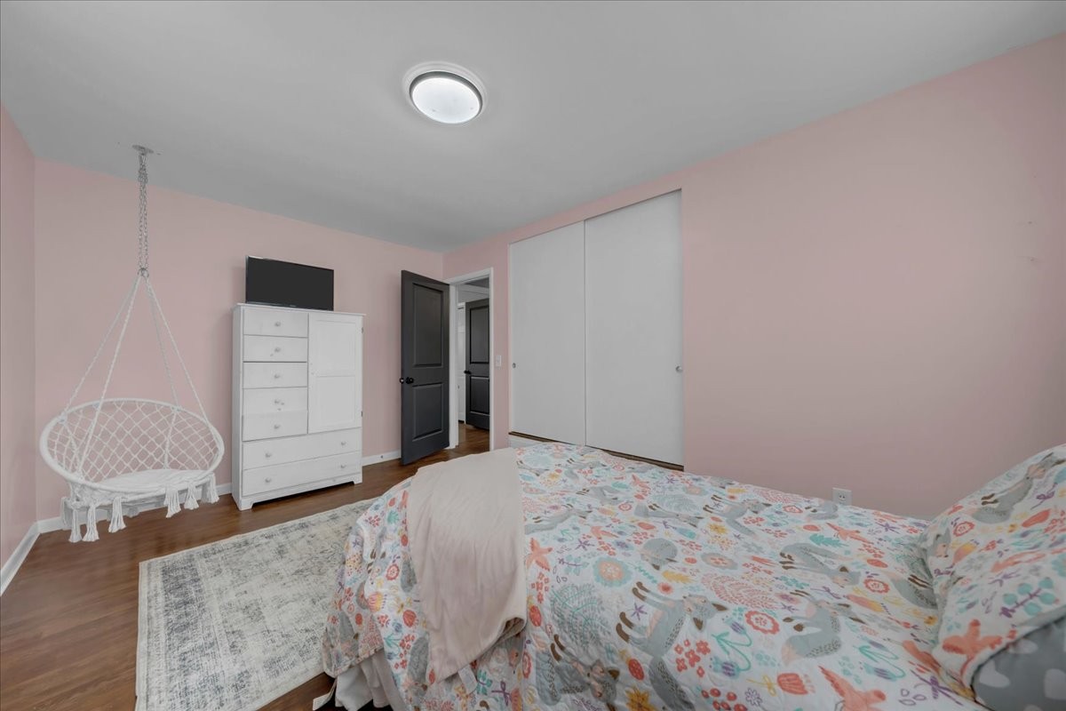 1007 Sycamore Drive Manchester, TN 37355 - Photo 28 of 100 a bedroom with a bed and a dresser