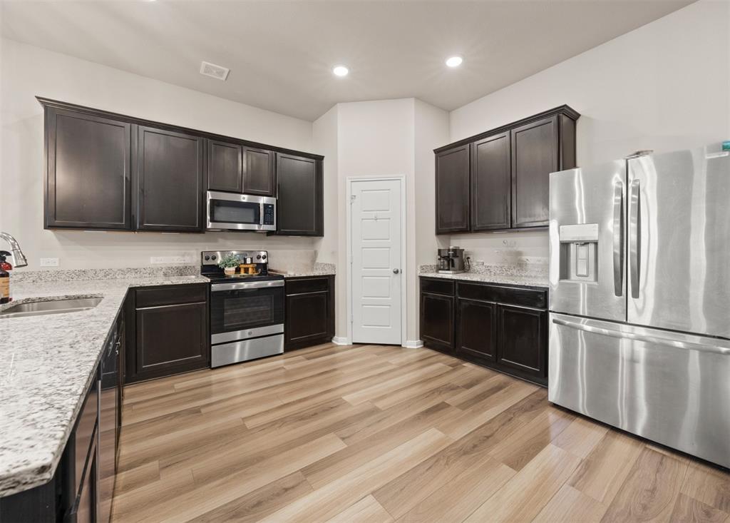 4032 Centerfire Road Waco, TX 76705 - Photo 7 of 19 Gallery Image 7