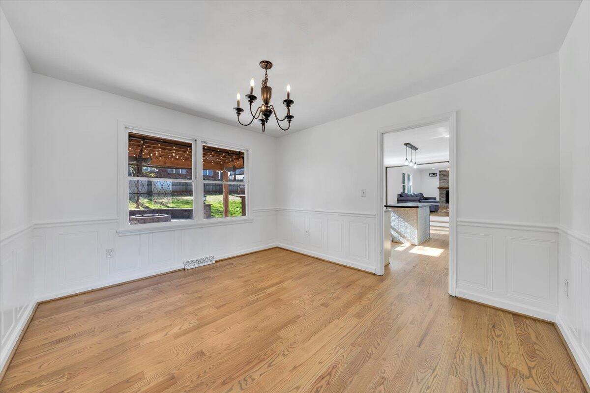 229 Queen Regent Court Blue Ridge, VA 24064 - Photo 13 of 67 13-MIB00777